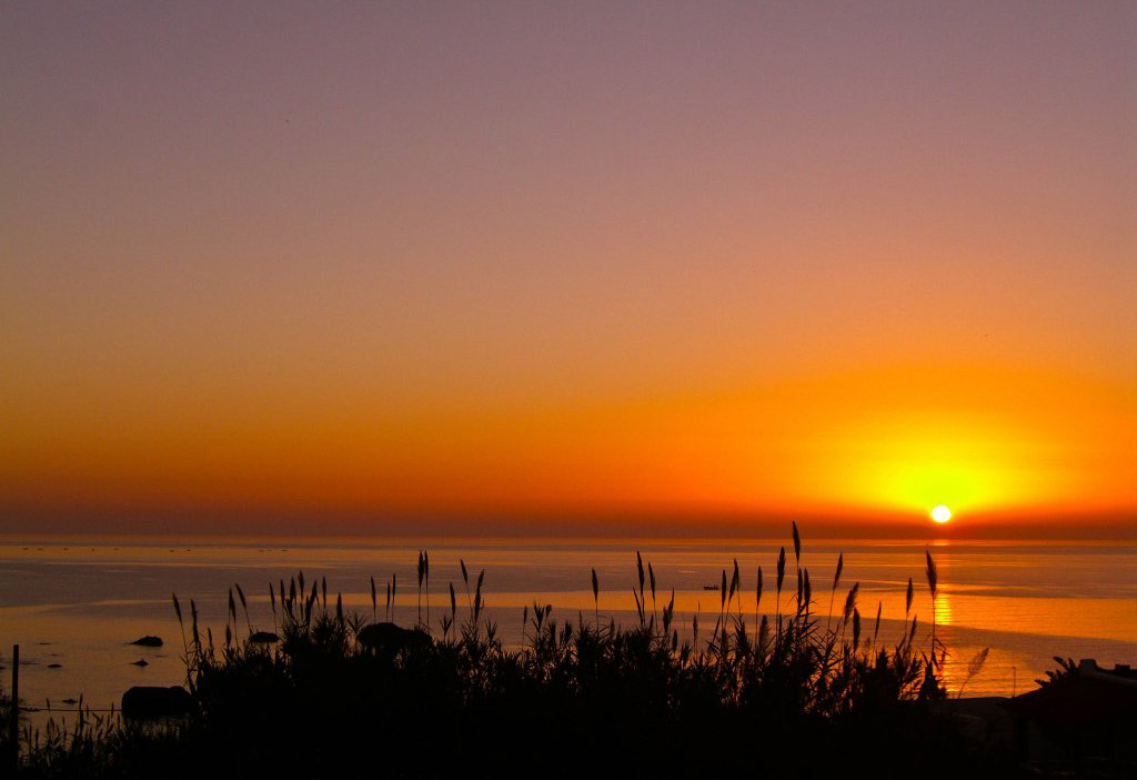 Ischia: tramonto visto dalla baia di Citara