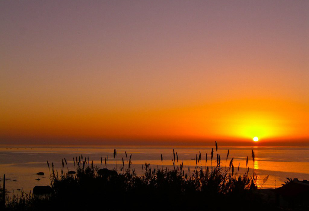 Tramonto sulla Baia di Citara a Forio d' Ischia